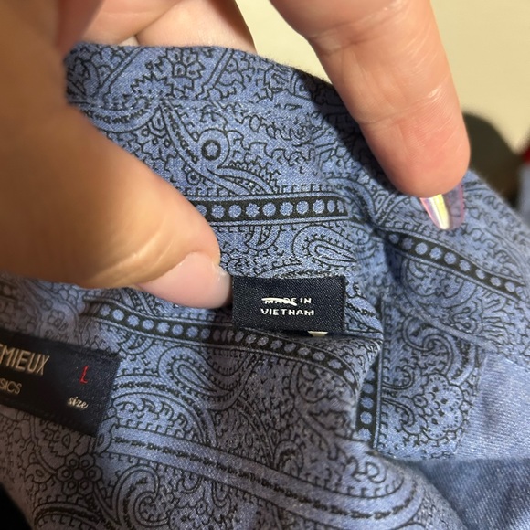 Cremieux Classics- soft blue color with paisley pattern& lines- size l - Picture 6 of 9